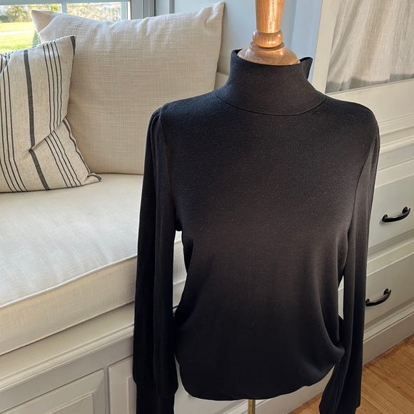 J. Crew Tops - J crew turtleneck with a subtle puffed sleeve